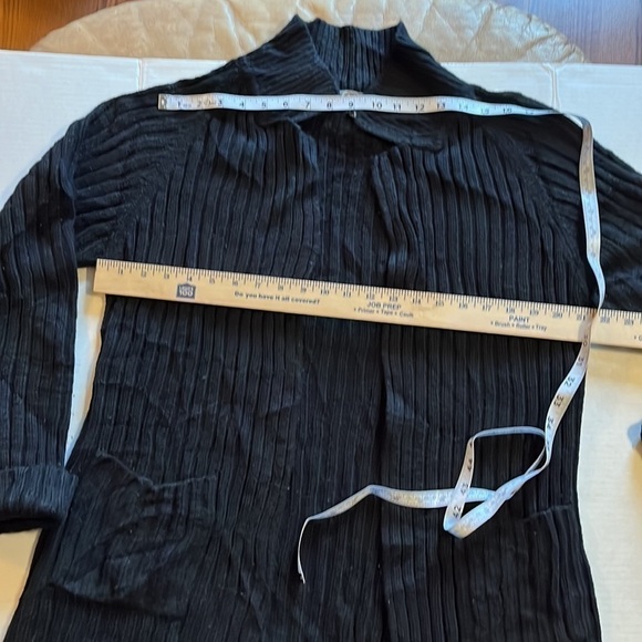 GAS-size L-black long open cardigan sweater has belt loops. 100% acrylic. - Picture 7 of 8